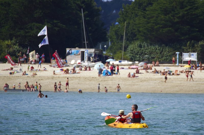 PLAGE KERLEVEN KAYAK ©OTLFF