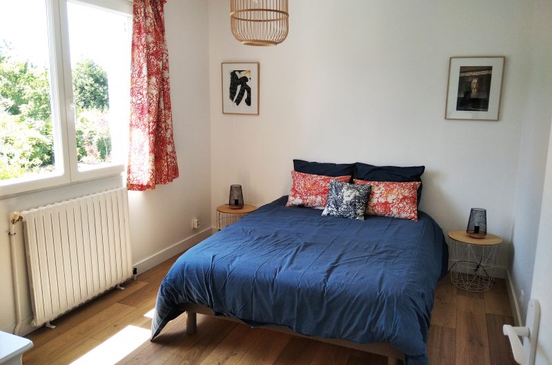 chambre-lit-double-jeannes-foret-fouesnant