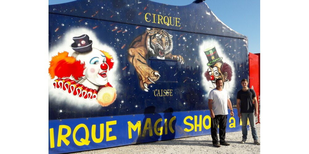 cirque Magic Show