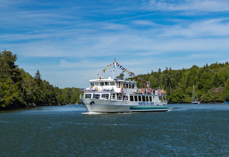 vedettes-odet-bateau-aigrette-riviere-croisiere-passager-guide